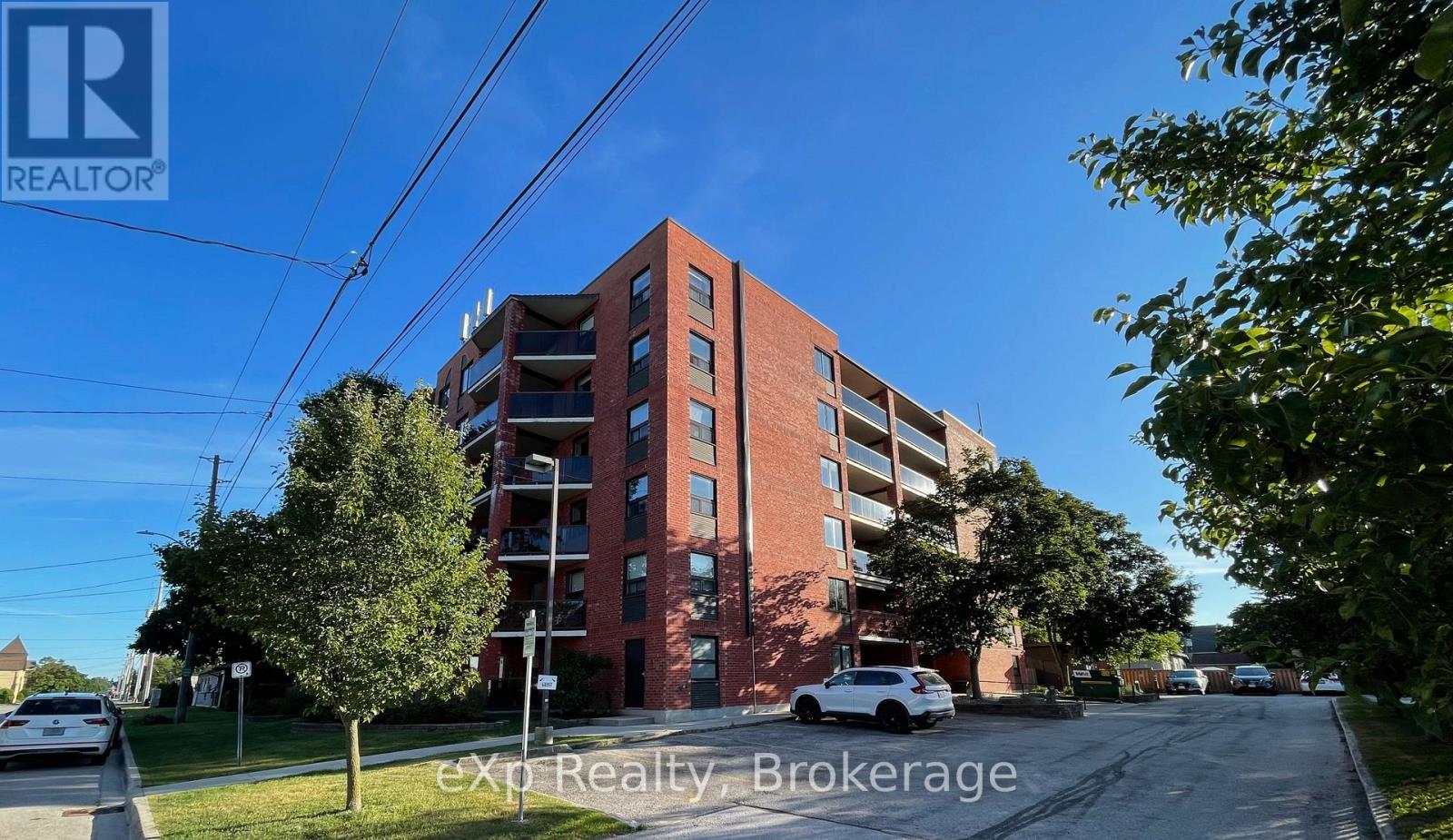 105 - 536 11th Avenue E, Hanover, Ontario  N4N 2S4 - Photo 3 - X12299729
