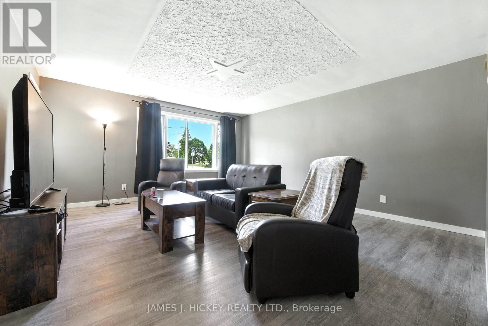 363 Bell Street, Pembroke, Ontario  K8A 2K3 - Photo 5 - X12299797