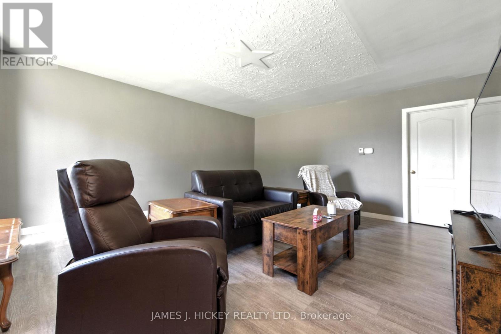 363 Bell Street, Pembroke, Ontario  K8A 2K3 - Photo 6 - X12299797