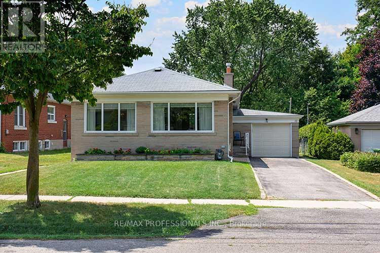 Property at 10 GOLFWOOD HEIGHTS image 3