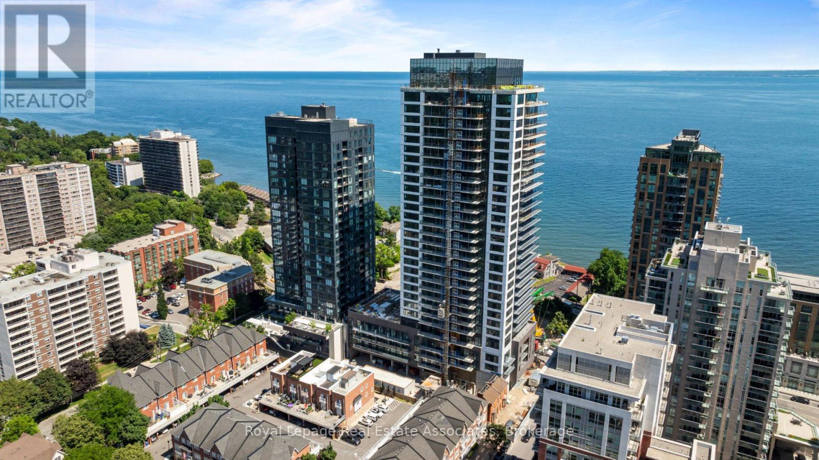 602 - 370 Martha Street, Burlington, Ontario  L7R 0G9 - Photo 1 - W12299603