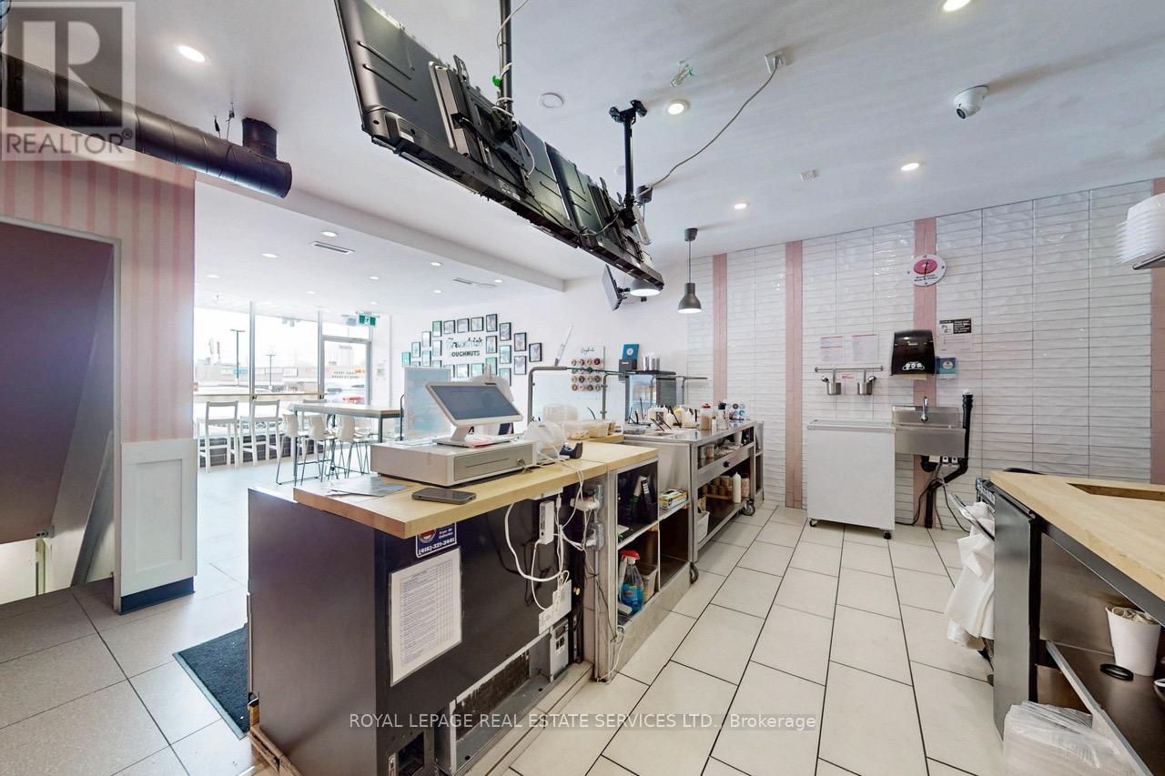 3830 Bloor Street W, Toronto, Ontario  M9B 1K8 - Photo 12 - W12299627