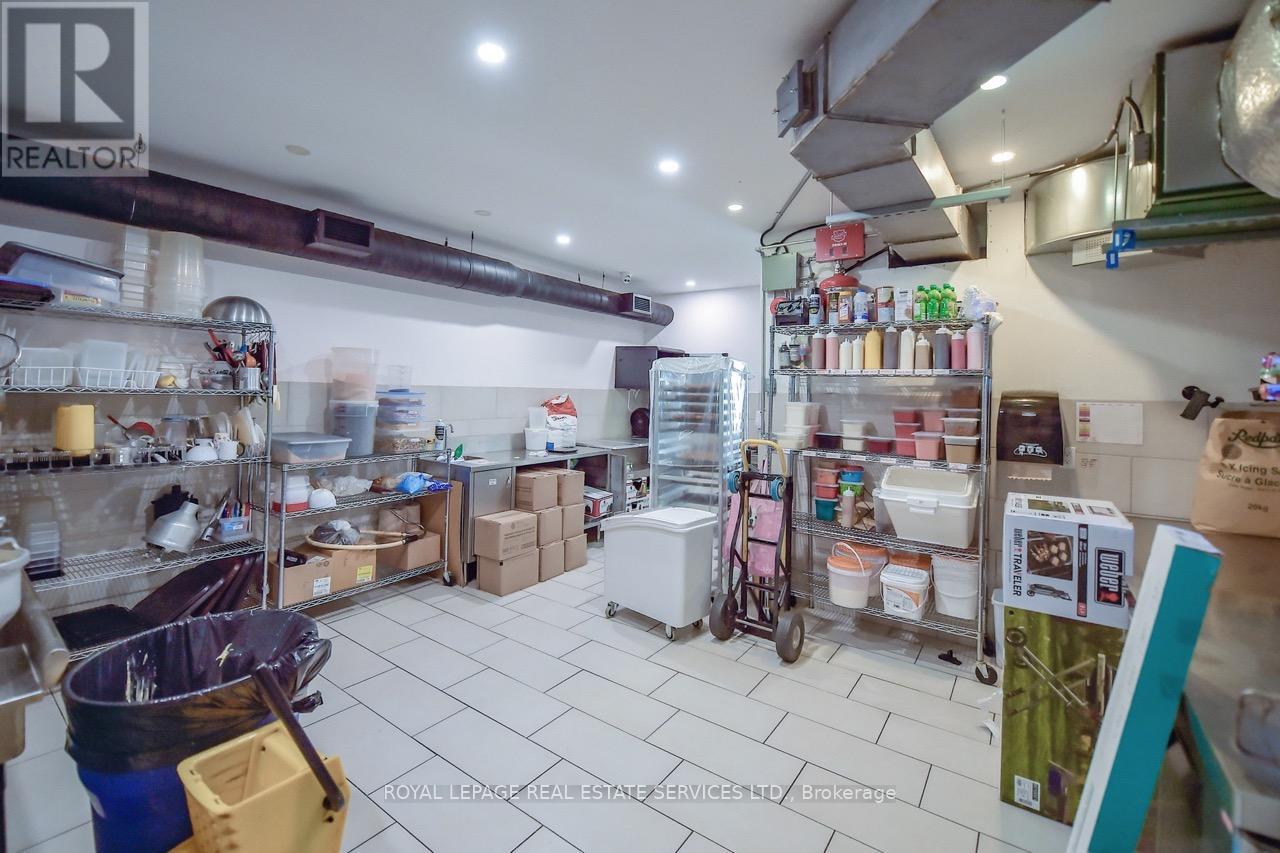 3830 Bloor Street W, Toronto, Ontario  M9B 1K8 - Photo 22 - W12299627