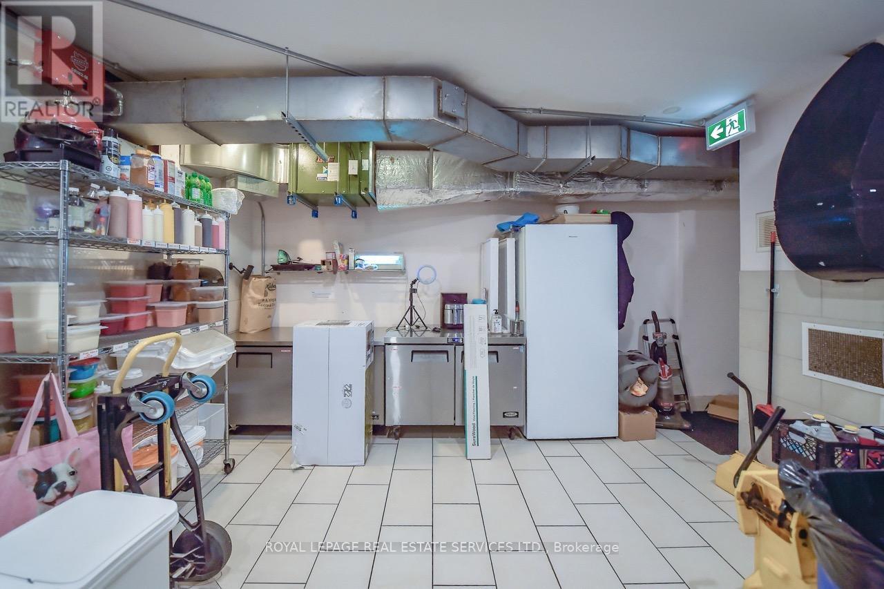 3830 Bloor Street W, Toronto, Ontario  M9B 1K8 - Photo 24 - W12299627