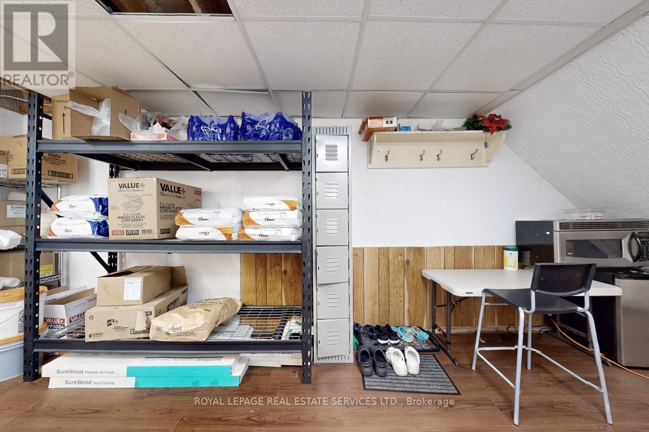 3830 Bloor Street W, Toronto, Ontario  M9B 1K8 - Photo 29 - W12299627