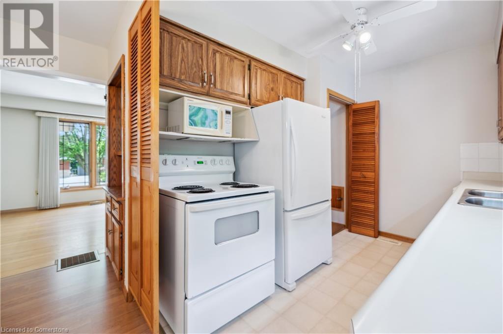 126 Elkington Drive, Kitchener, Ontario  N2B 1S3 - Photo 12 - 40738494