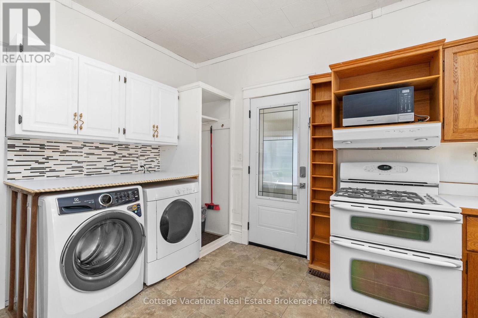 1 Duncan Street E, Huntsville, Ontario P1H 1V9 - Photo 22 - X12241721