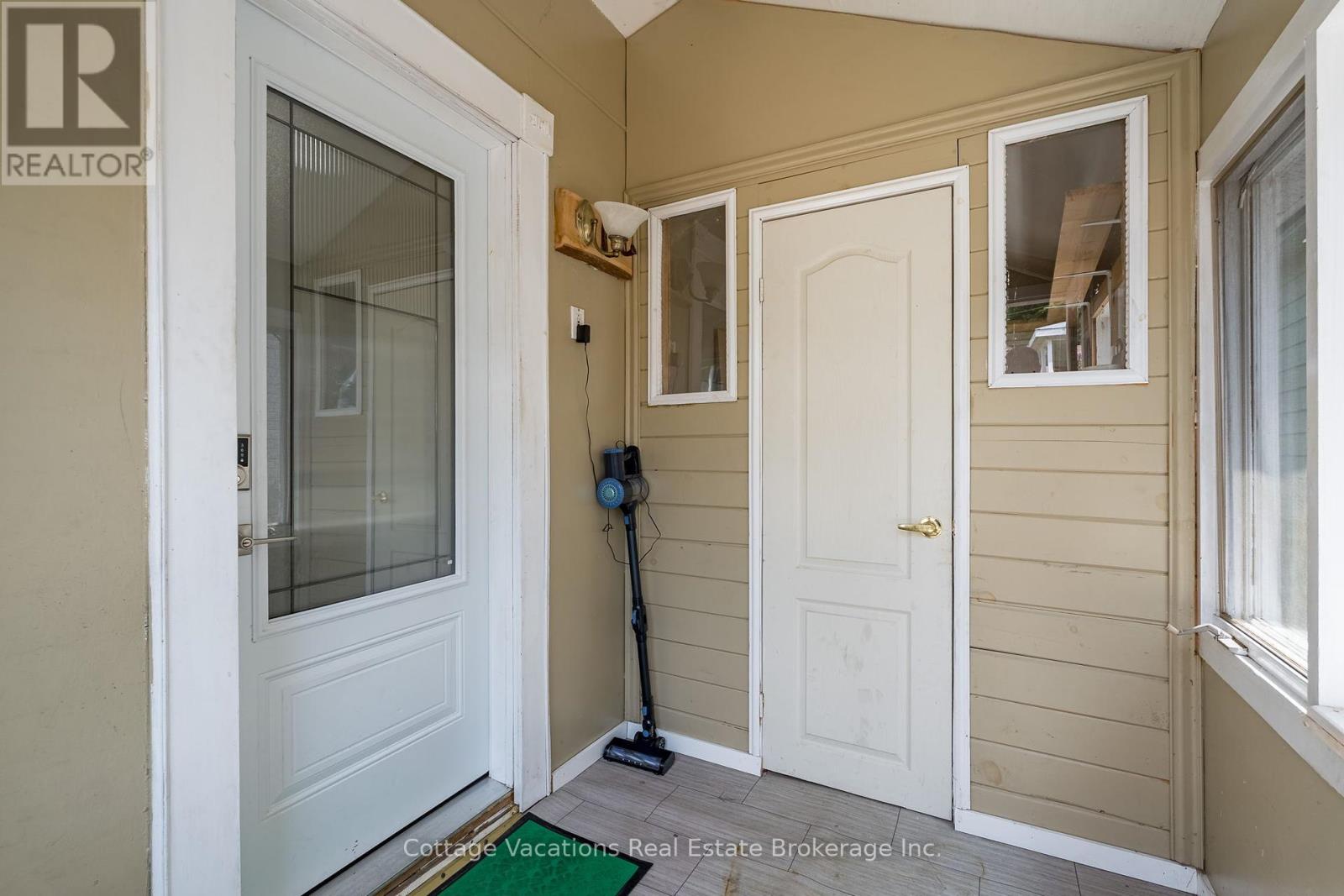 1 Duncan Street E, Huntsville, Ontario P1H 1V9 - Photo 33 - X12241721