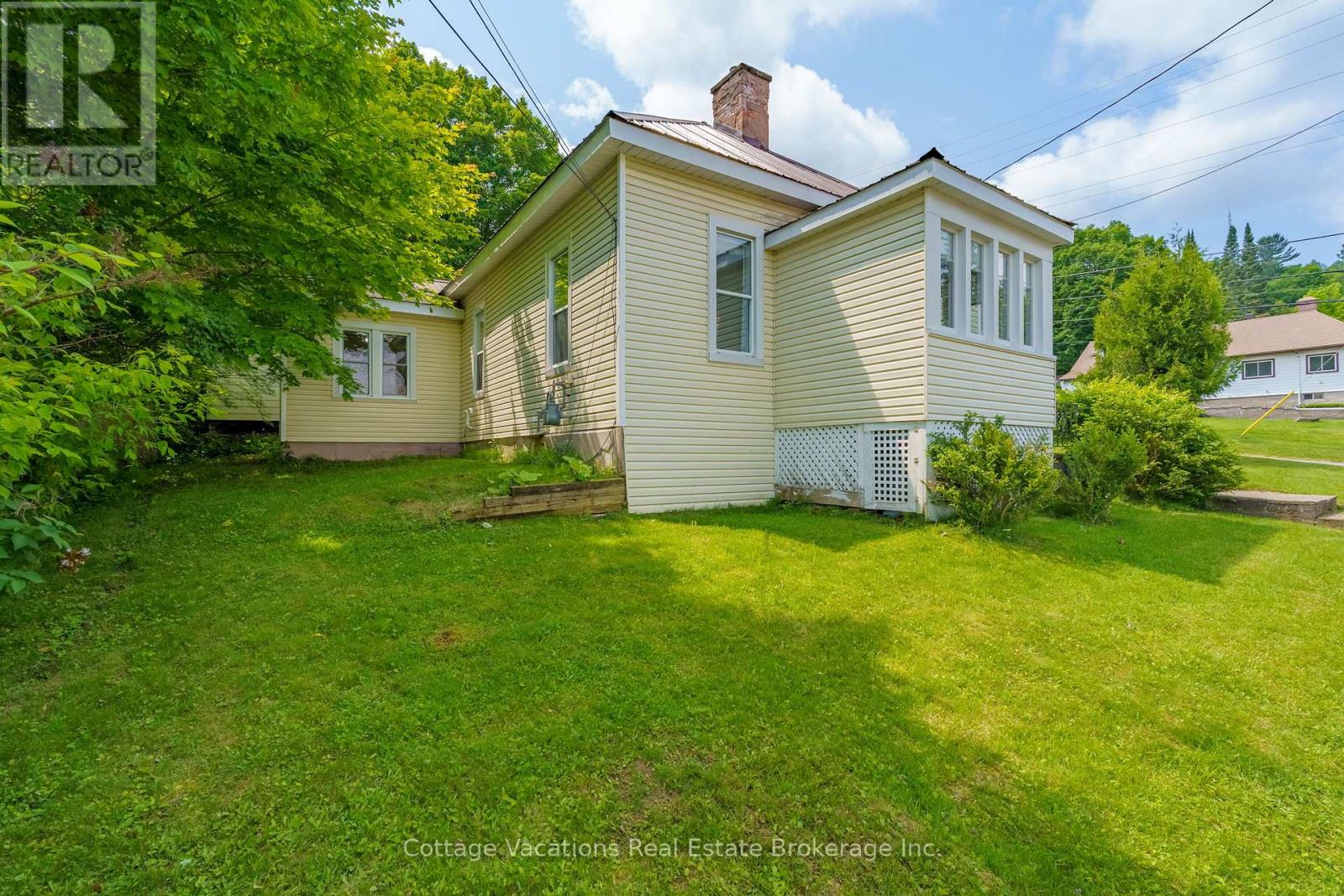 1 Duncan Street E, Huntsville, Ontario P1H 1V9 - Photo 40 - X12241721