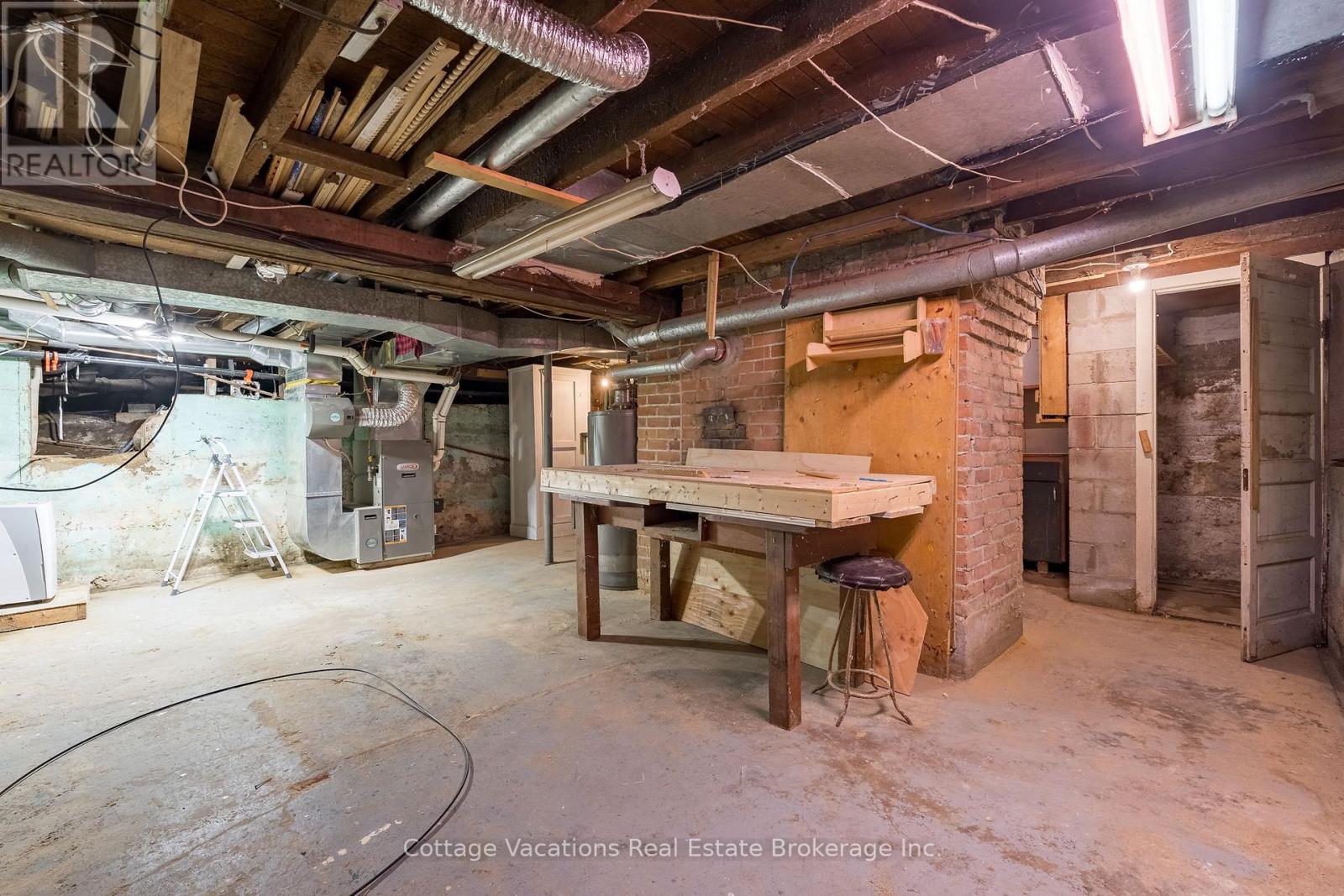 1 Duncan Street E, Huntsville, Ontario P1H 1V9 - Photo 46 - X12241721