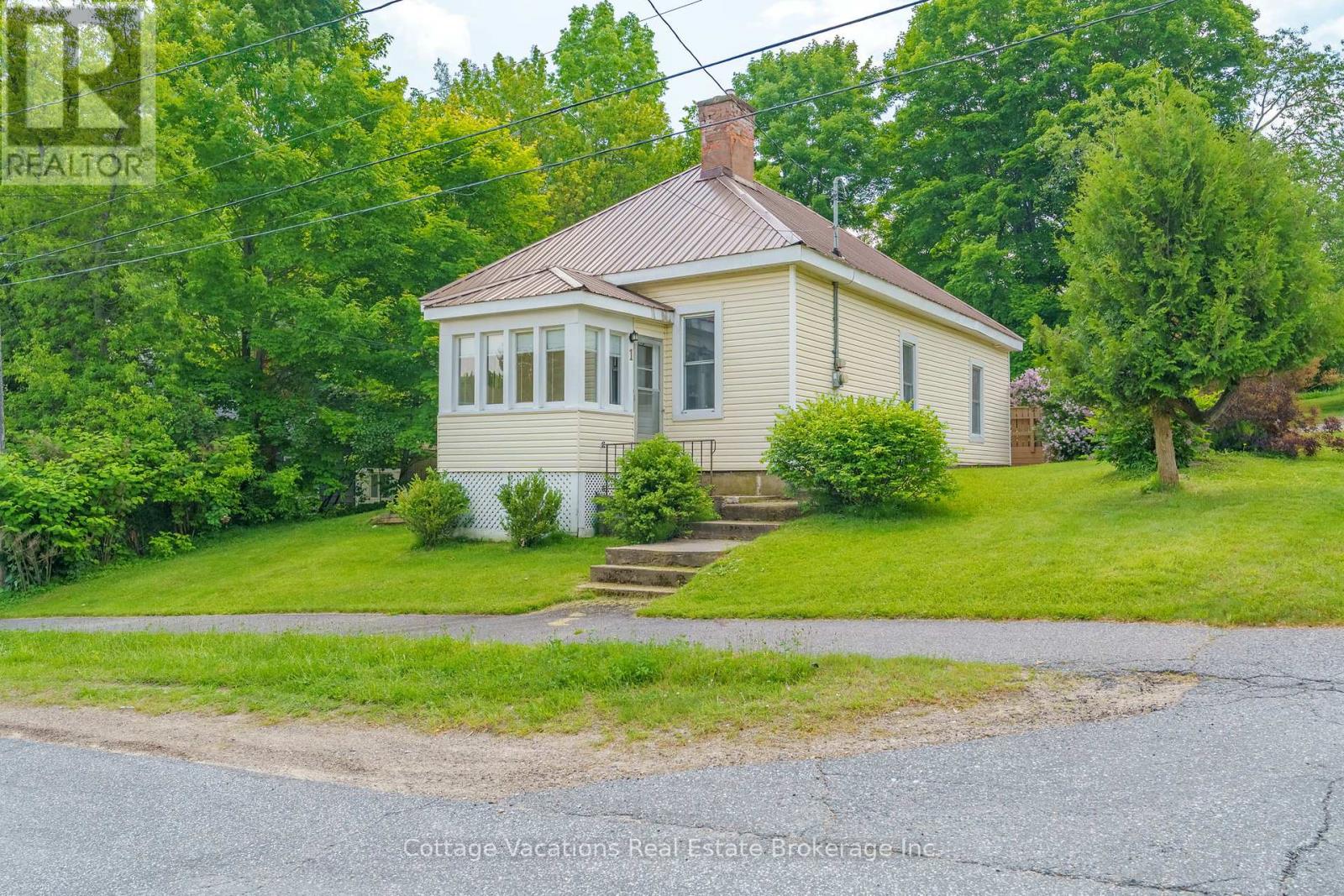 1 Duncan Street E, Huntsville, Ontario P1H 1V9 - Photo 31 - X12241721