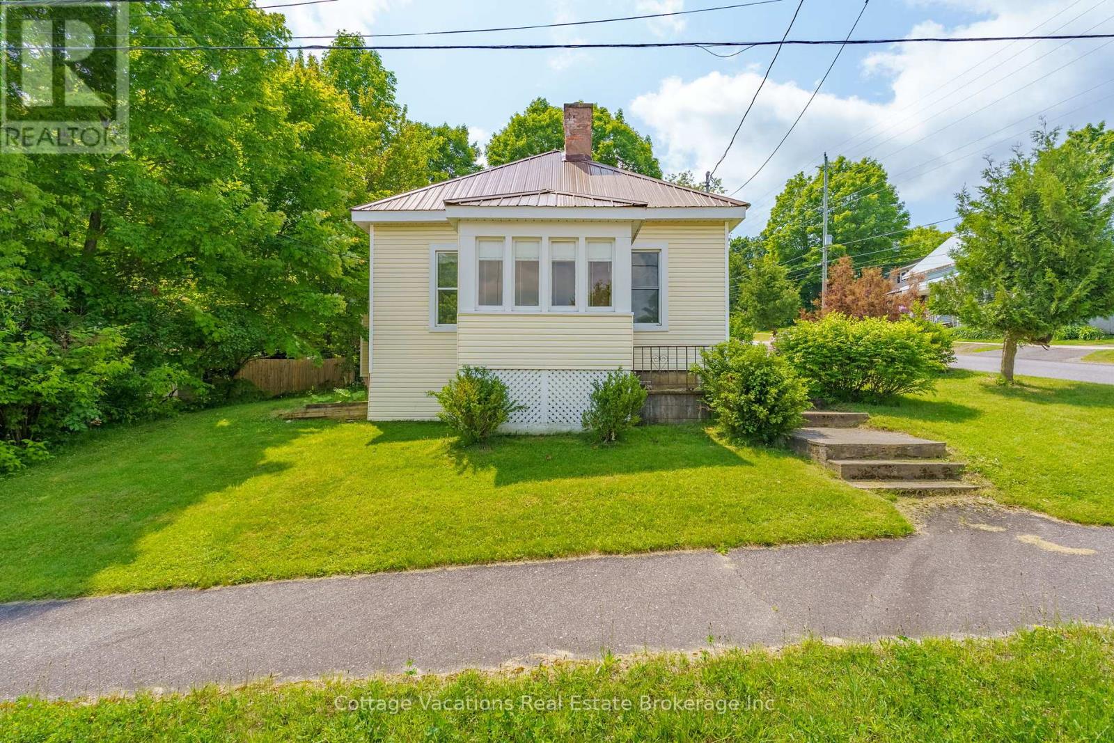 1 Duncan Street E, Huntsville, Ontario P1H 1V9 - Photo 35 - X12241721