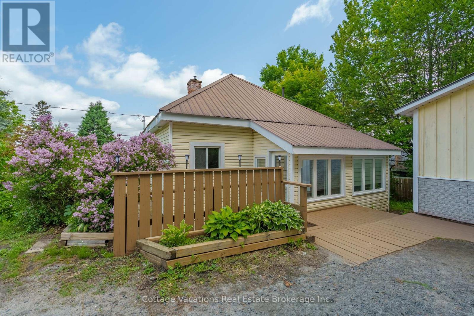 1 Duncan Street E, Huntsville, Ontario P1H 1V9 - Photo 41 - X12241721