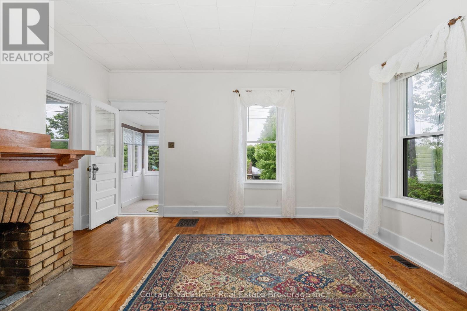 1 Duncan Street E, Huntsville, Ontario P1H 1V9 - Photo 8 - X12241721