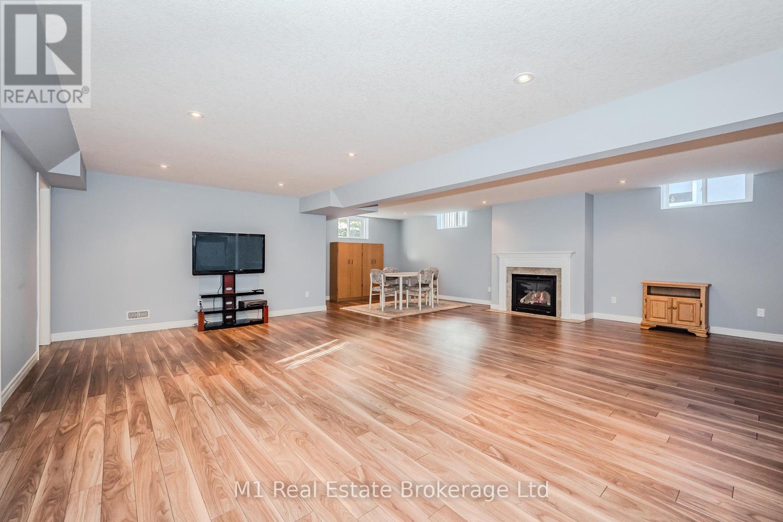 19 - 15 Valley Road, Guelph, Ontario  N1L 0H3 - Photo 33 - X12299522