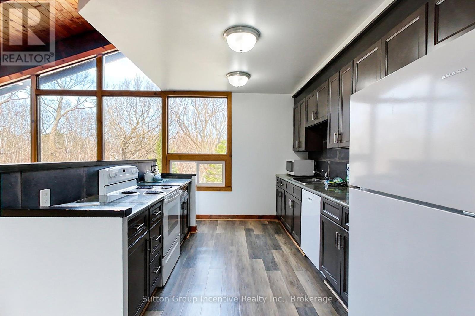 13l - 197 Arlberg Crescent, Blue Mountains, Ontario  L9Y 0M1 - Photo 17 - X12299842