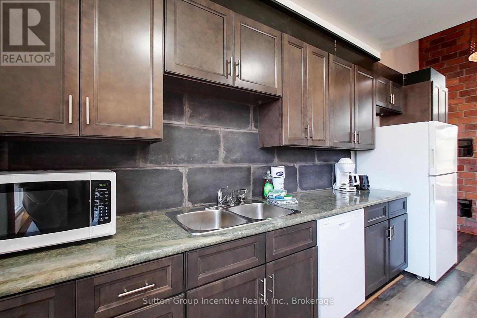 13l - 197 Arlberg Crescent, Blue Mountains, Ontario  L9Y 0M1 - Photo 18 - X12299842