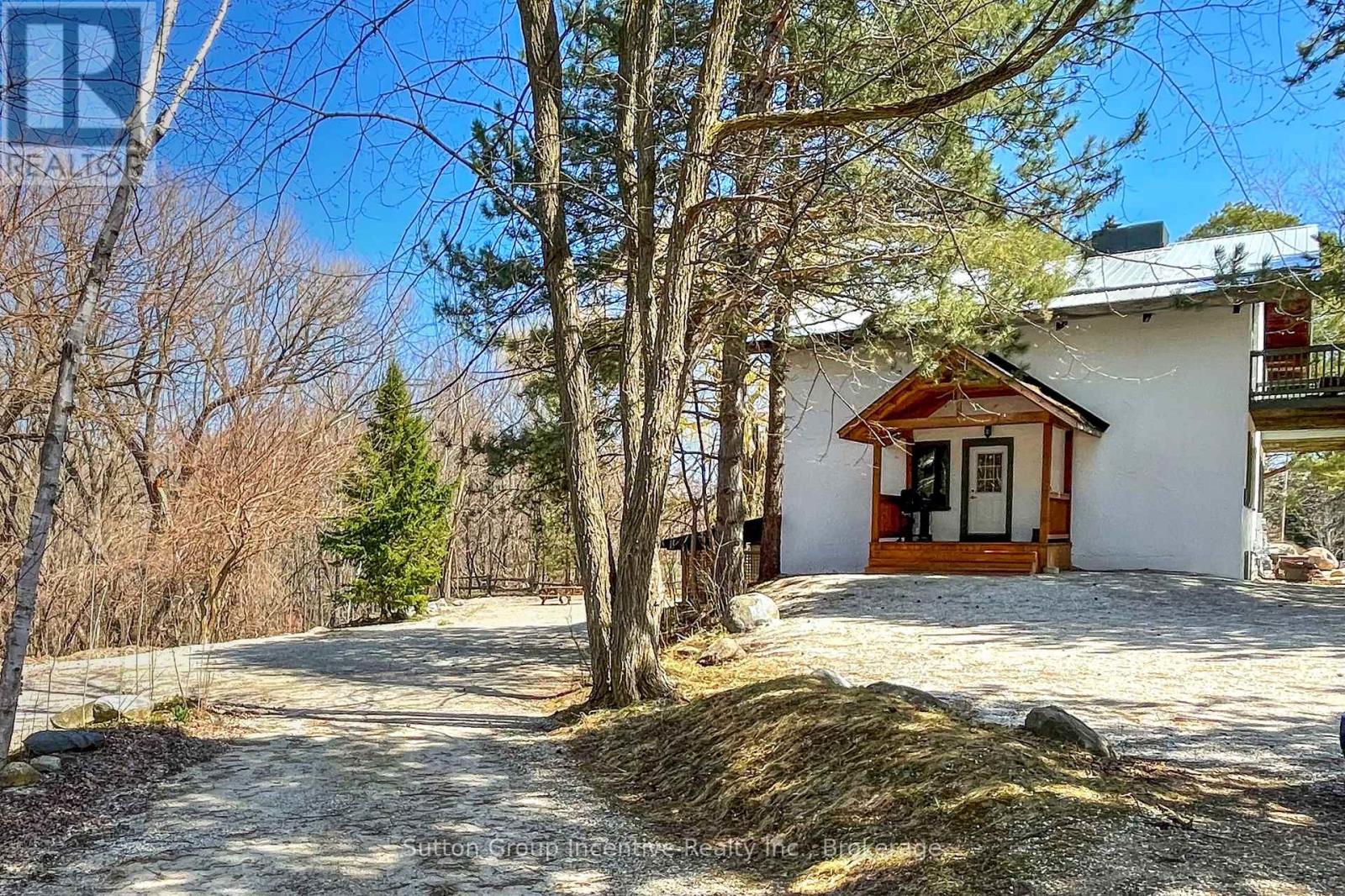 13l - 197 Arlberg Crescent, Blue Mountains, Ontario  L9Y 0M1 - Photo 2 - X12299842