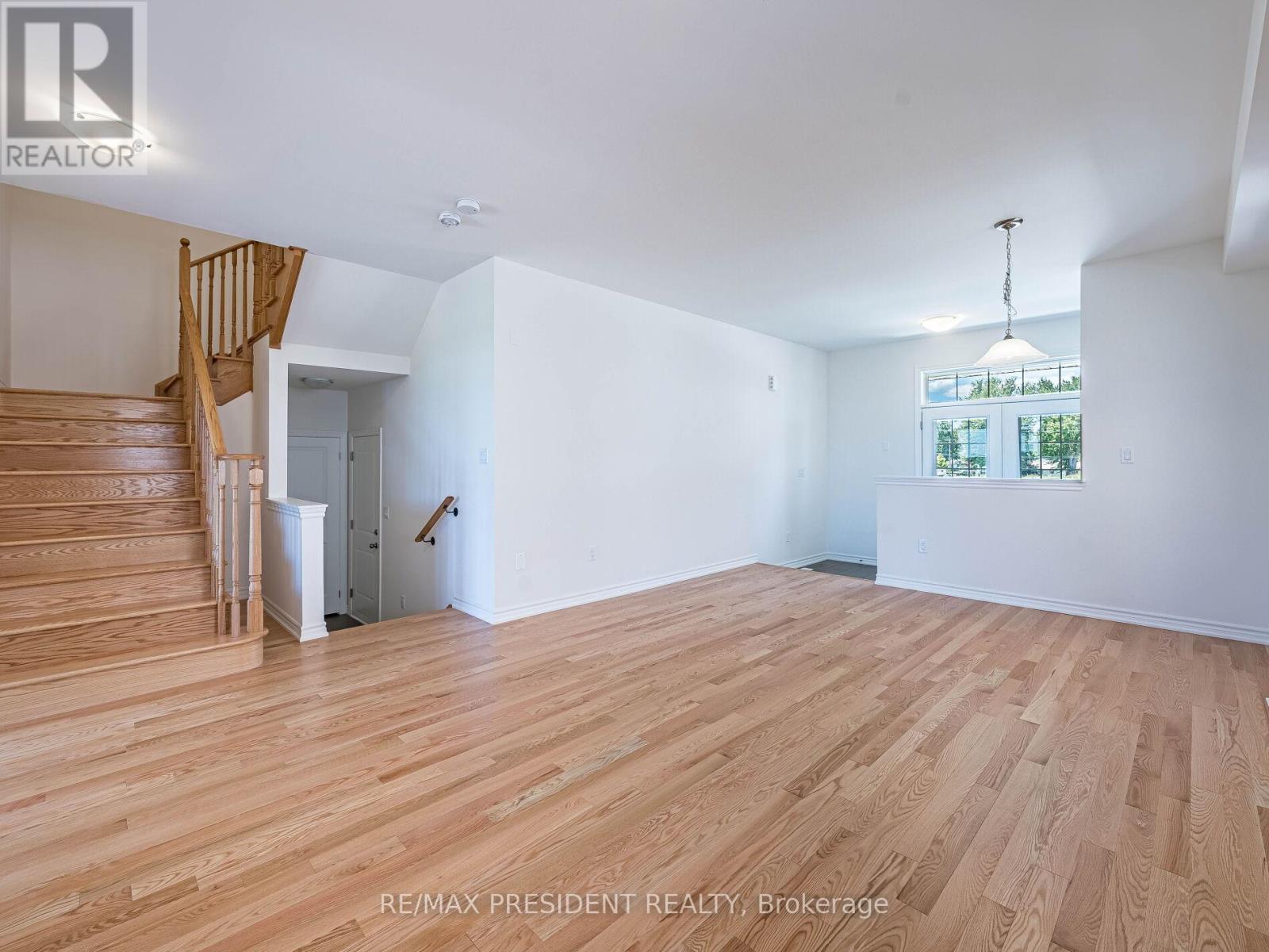65 Brethet Heights, New Tecumseth, Ontario  L0G 1A0 - Photo 7 - N12299703