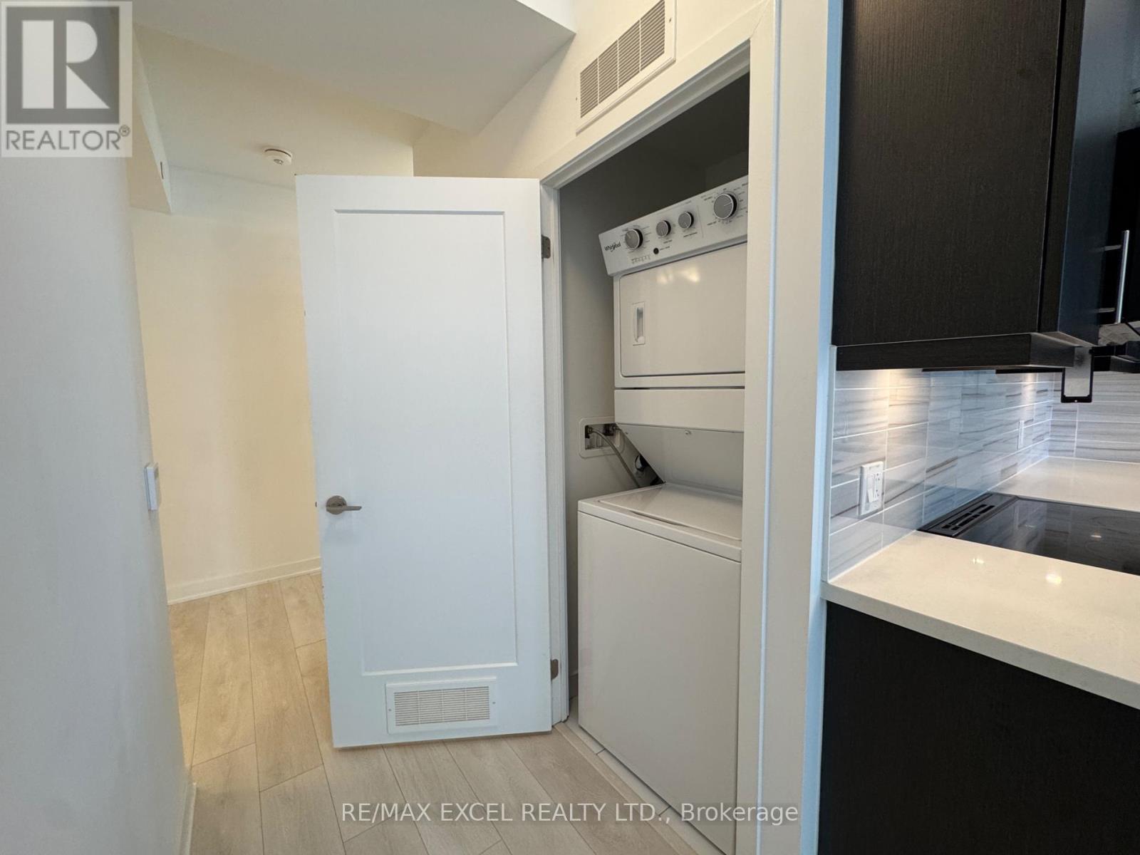 1204 - 95 Oneida Crescent, Richmond Hill, Ontario  L4B 0H5 - Photo 10 - N12299720