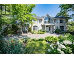 14 ALM COURT, Aurora, Ontario
