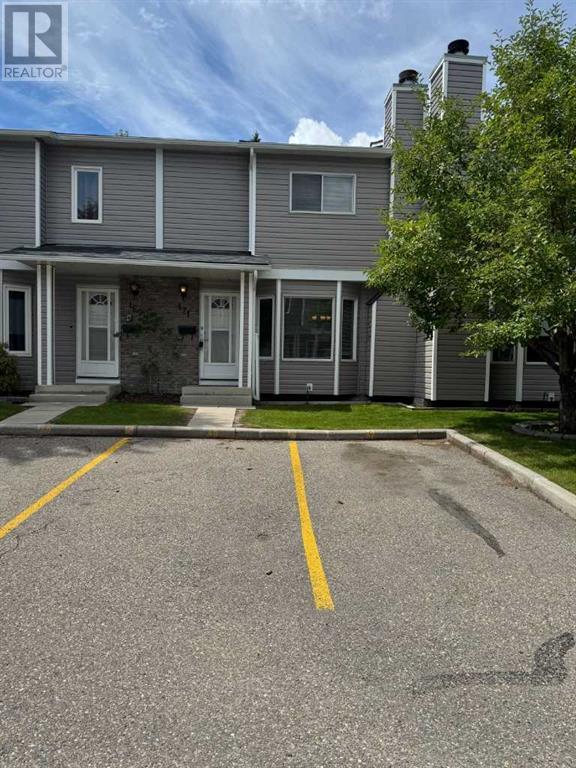 Property at 171 Riverglen Park SE image 3