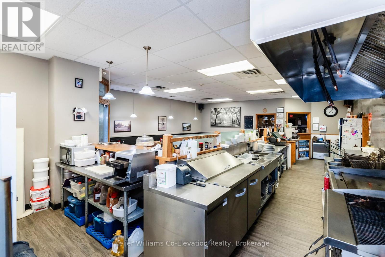 70 Main Street, Penetanguishene, Ontario  L9M 1T4 - Photo 17 - S12299919