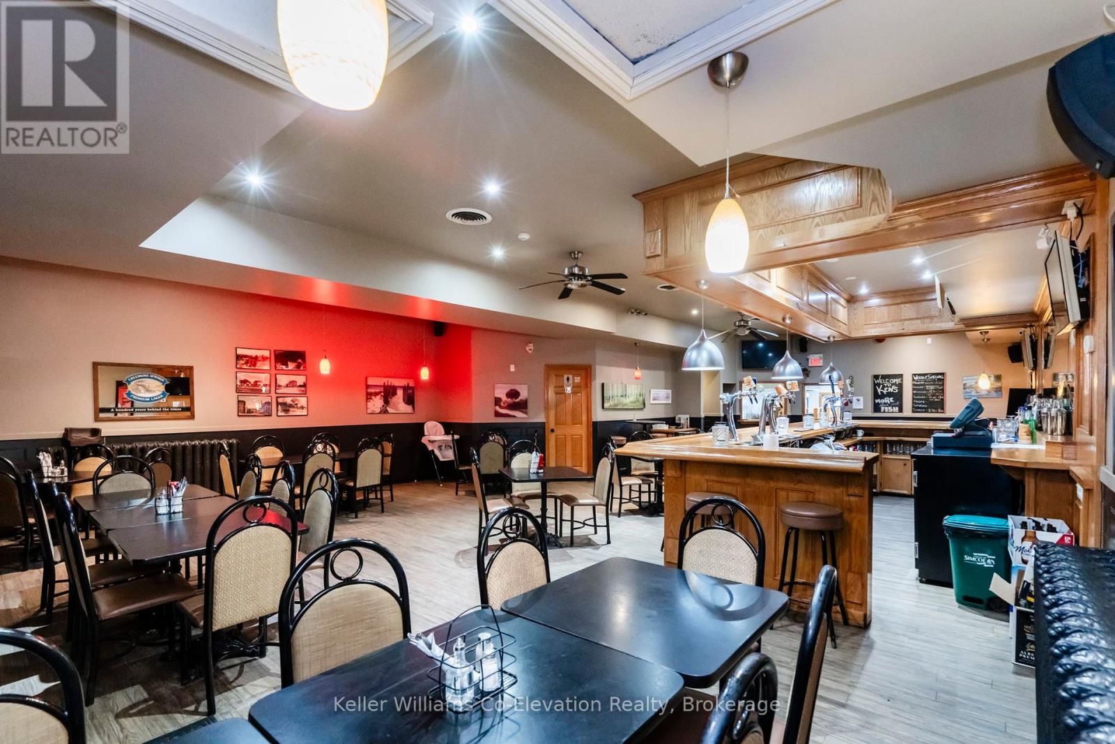 70 Main Street, Penetanguishene, Ontario  L9M 1T4 - Photo 8 - S12299919
