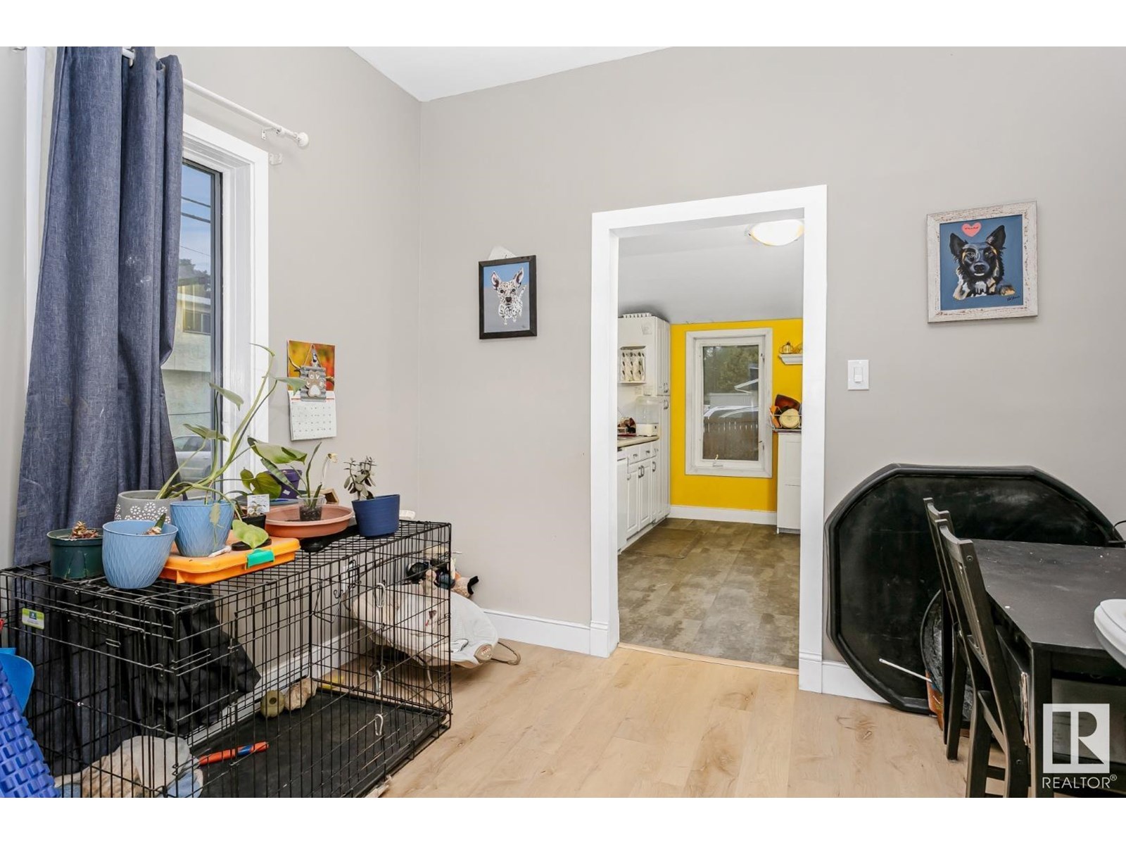 Property at 11810 55 ST NW image 1