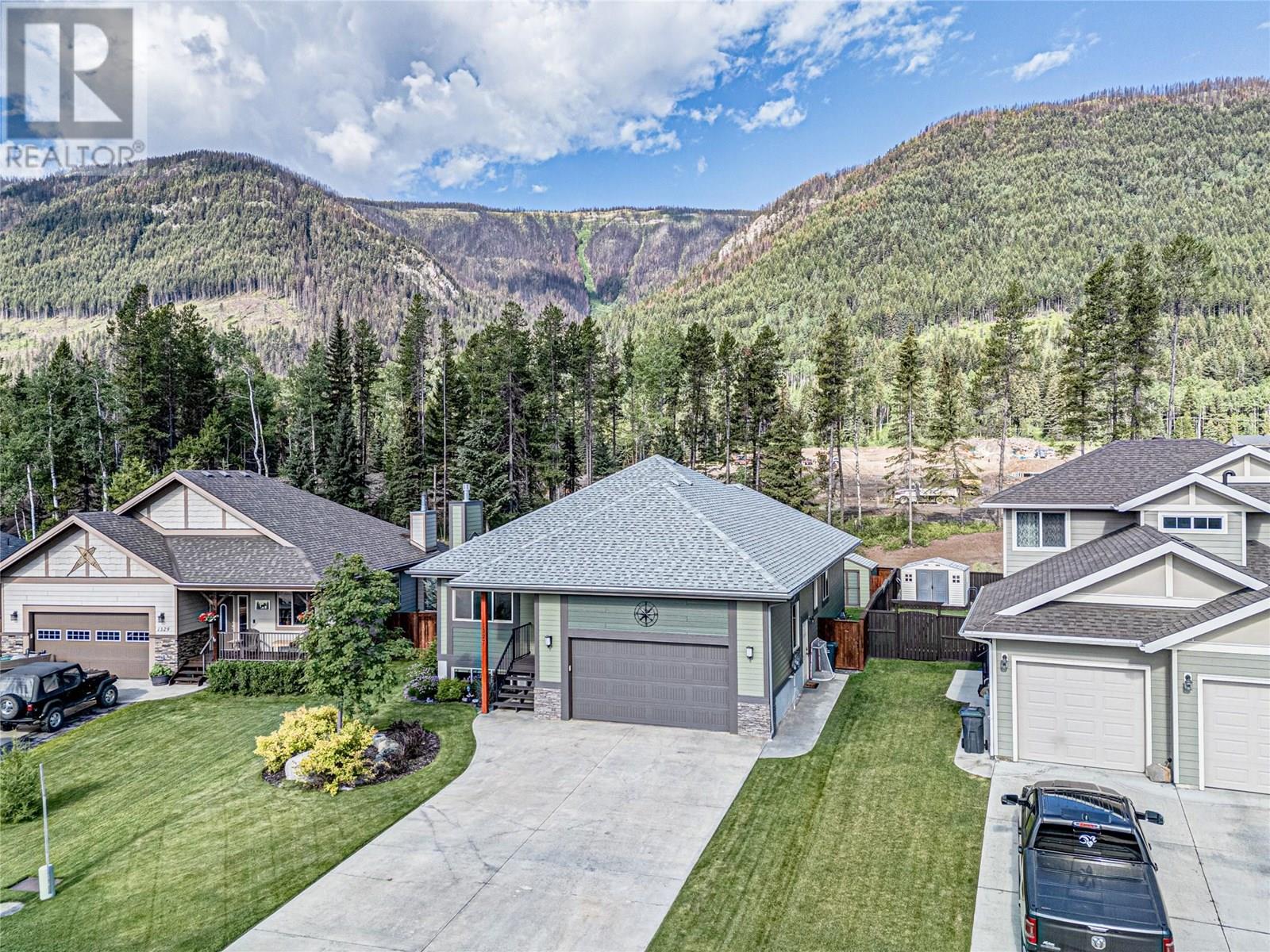 1327 Cherrywood Boulevard, Sparwood, British Columbia  V0B 2G2 - Photo 2 - 10355834