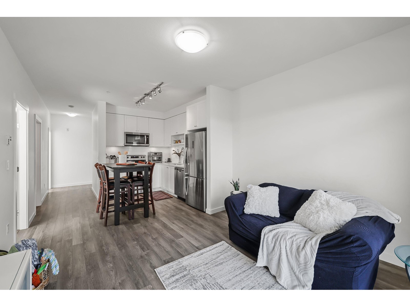 303 13628 81a Avenue, Surrey, British Columbia  V3W 3E2 - Photo 9 - R3028118