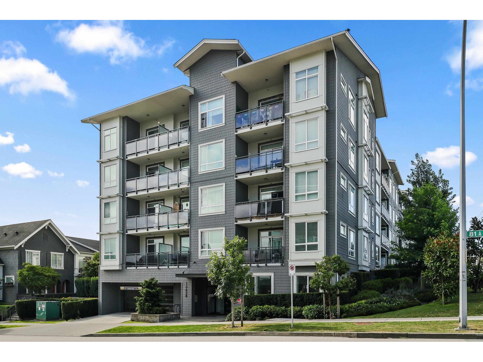 303 13628 81a Avenue, Surrey, British Columbia  V3W 3E2 - Photo 1 - R3028118