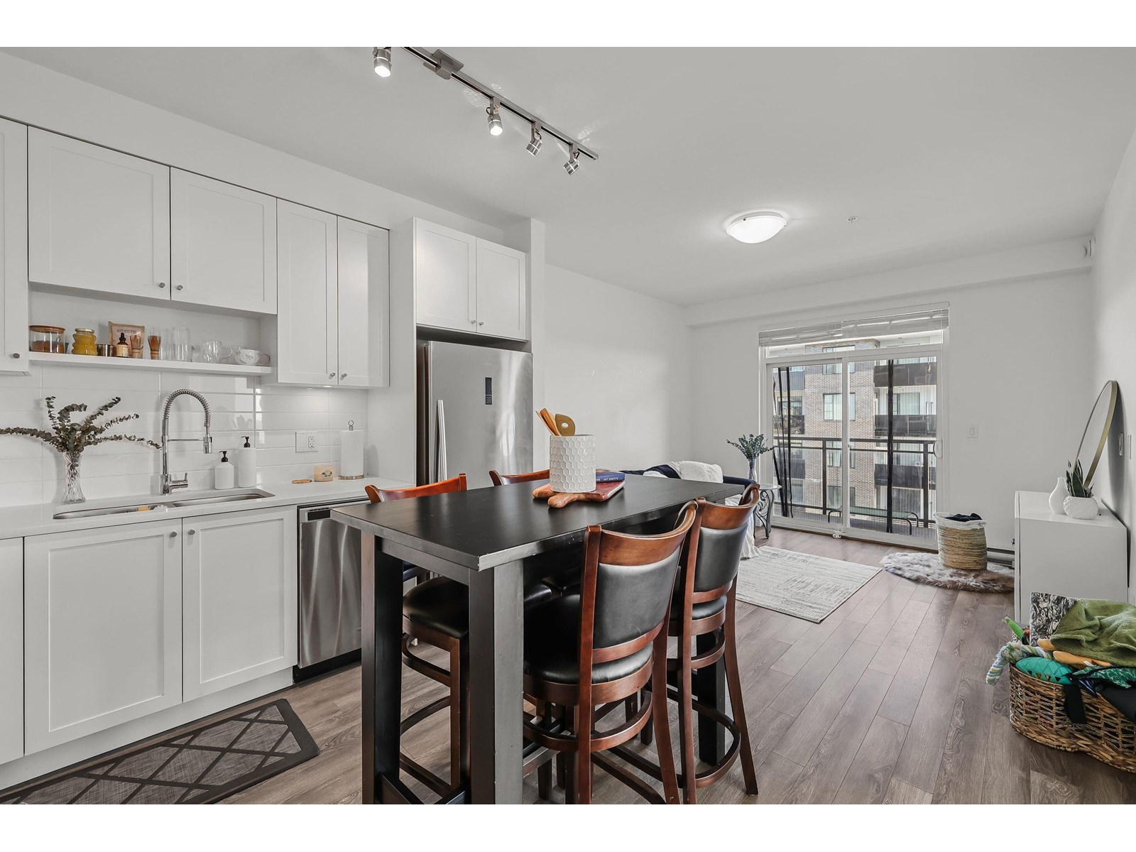 303 13628 81a Avenue, Surrey, British Columbia  V3W 3E2 - Photo 6 - R3028118
