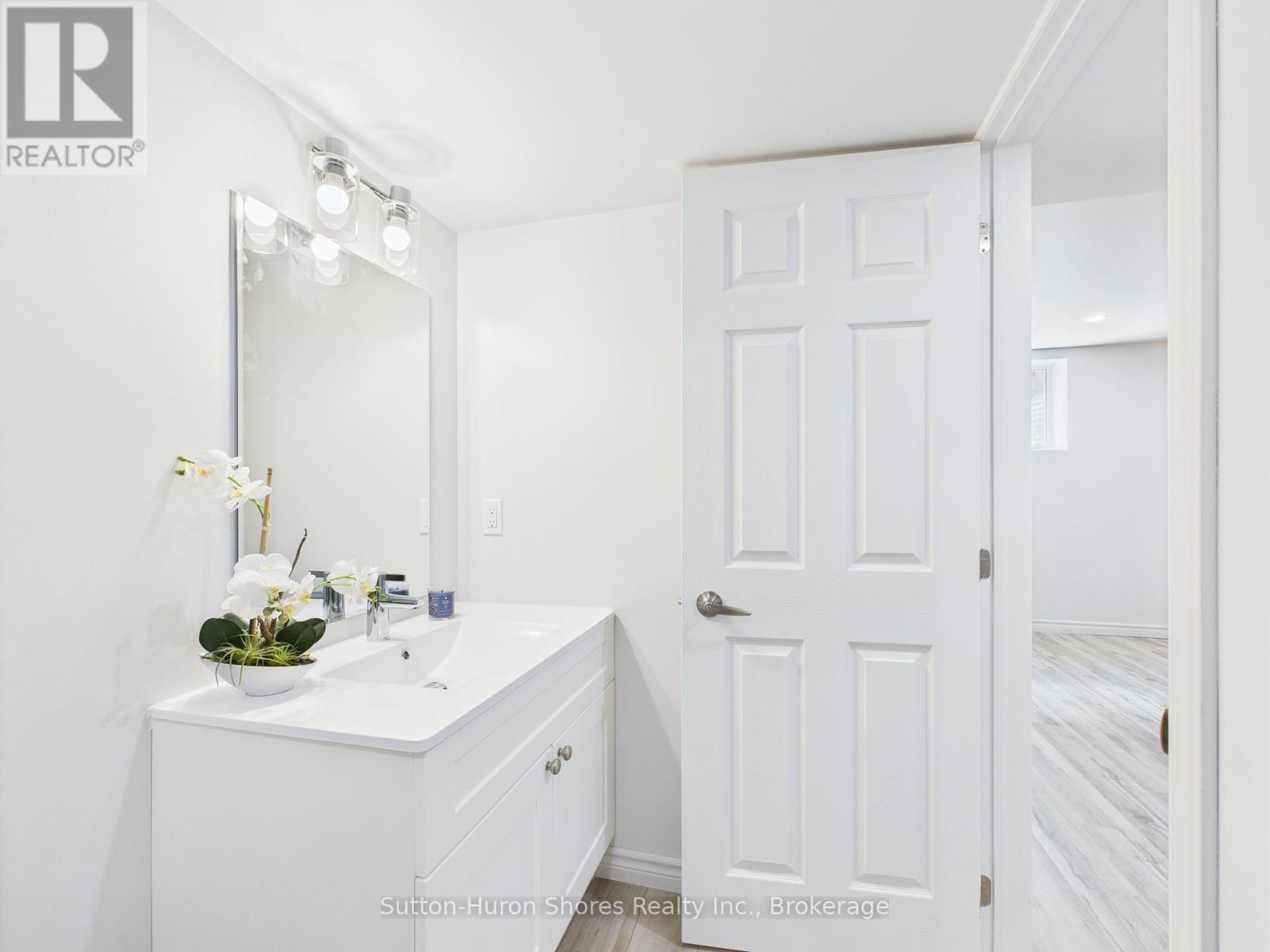 360 Mary Rose Avenue, Saugeen Shores, Ontario  N0H 2C3 - Photo 31 - X12299913