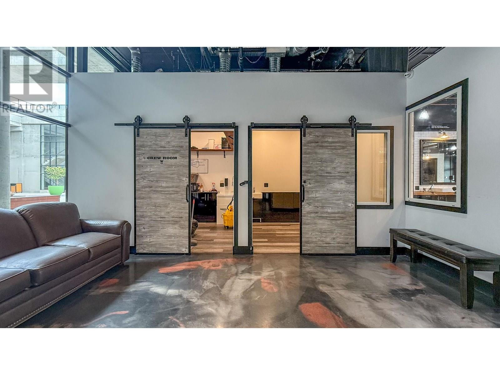 3030 Pandosy Street, Kelowna, British Columbia  V1Y 1W2 - Photo 12 - 10356562