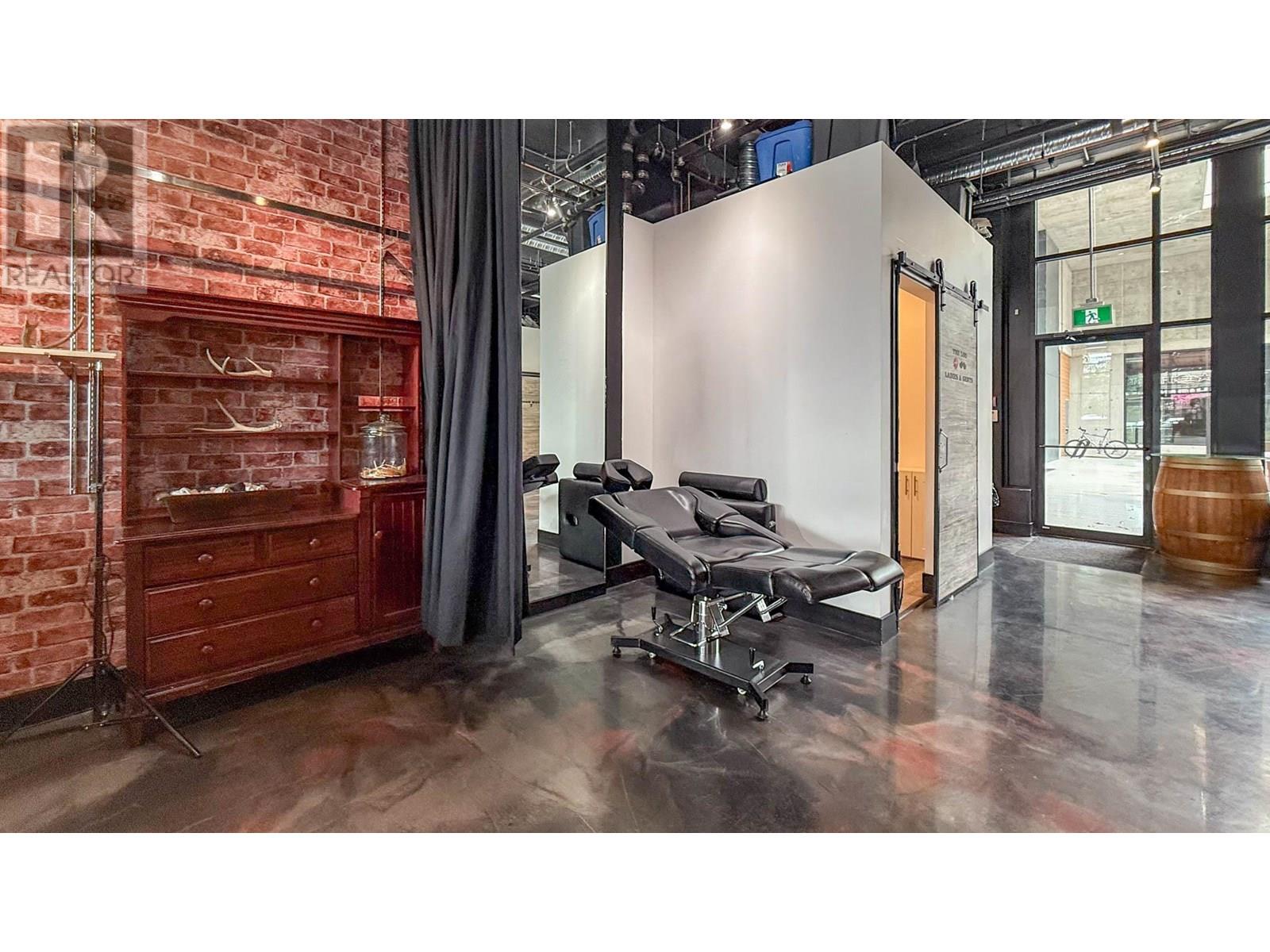 3030 Pandosy Street, Kelowna, British Columbia  V1Y 1W2 - Photo 7 - 10356562