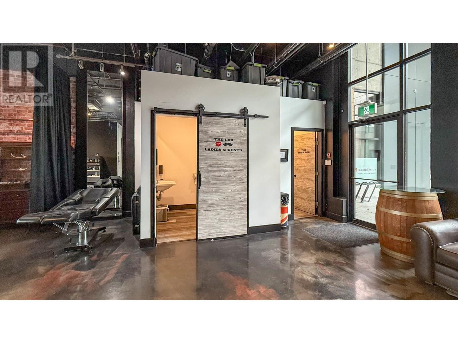 3030 Pandosy Street, Kelowna, British Columbia  V1Y 1W2 - Photo 9 - 10356562