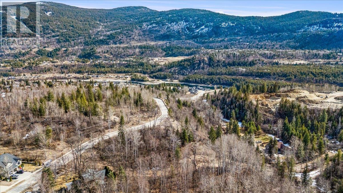 1220 37th Street, Castlegar, British Columbia  V1N 3N1 - Photo 4 - 10356680