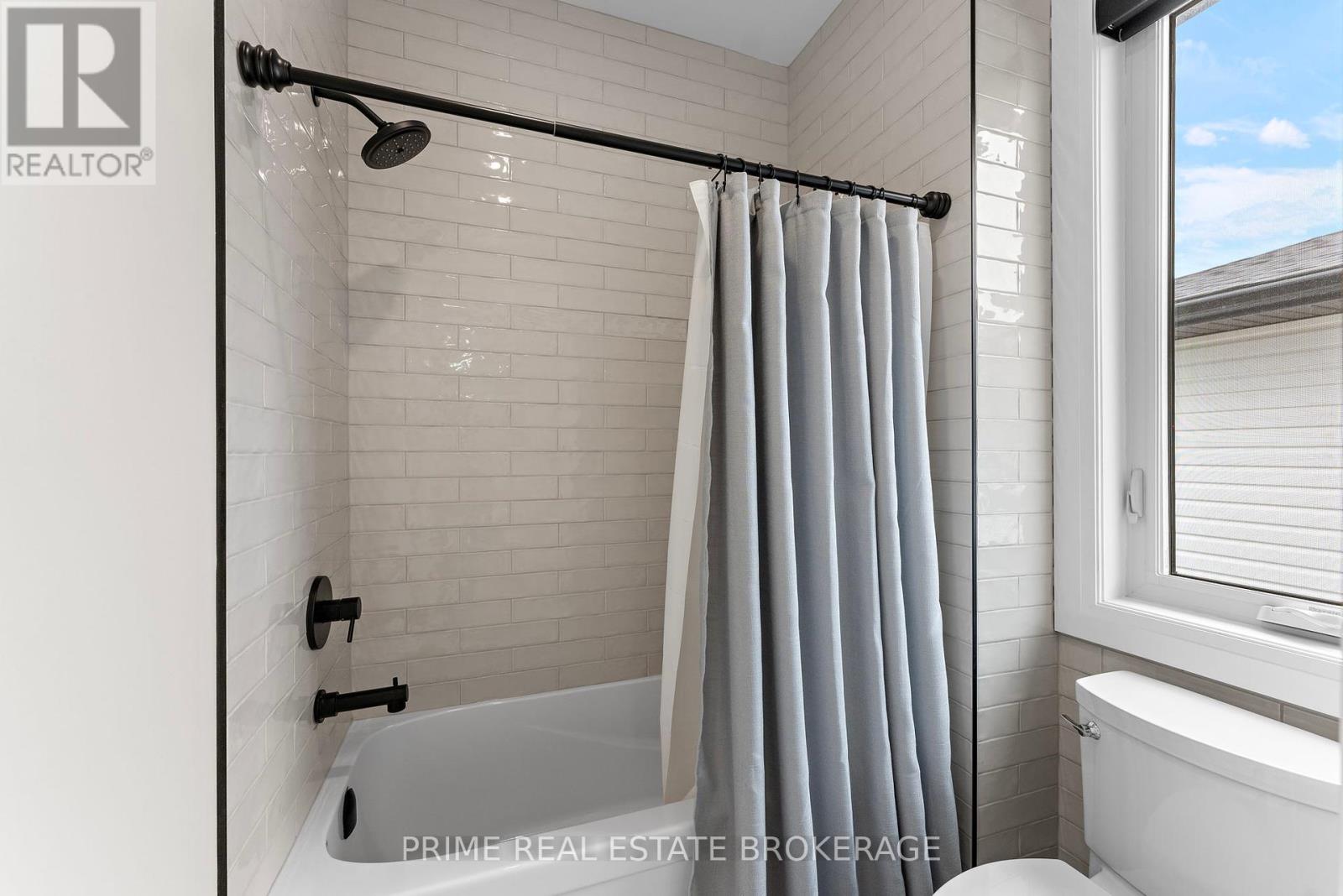 2540 Bridgehaven Drive, London North, Ontario  N6G 0Z7 - Photo 31 - X12299896