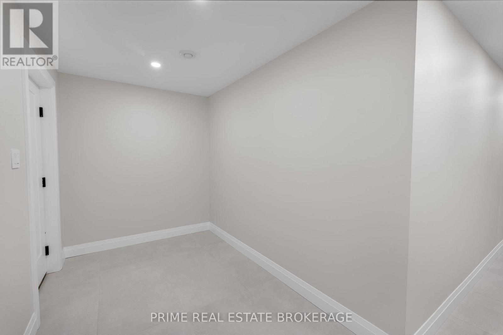2540 Bridgehaven Drive, London North, Ontario  N6G 0Z7 - Photo 38 - X12299896