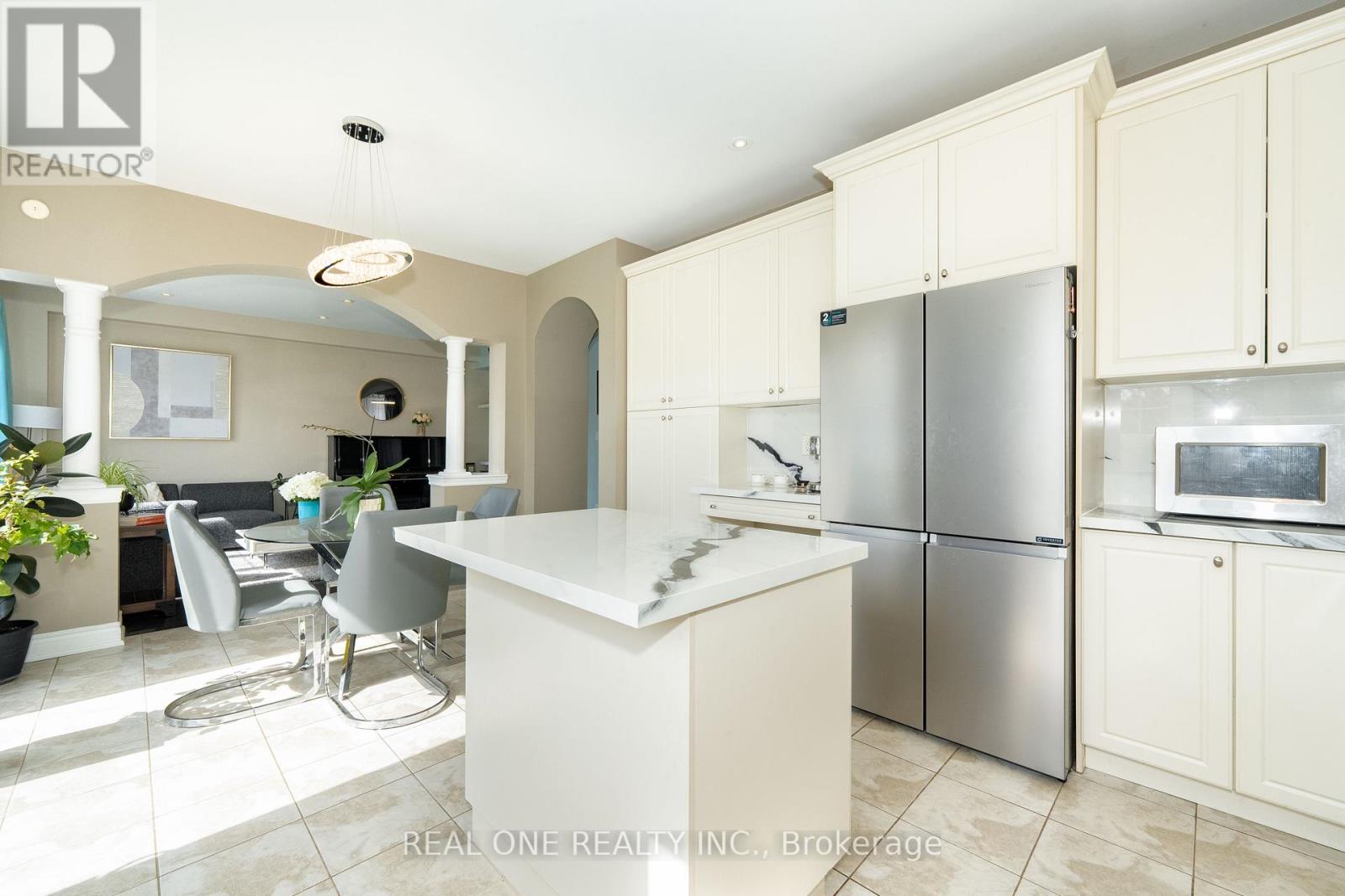 11 Zoran Lane, Vaughan, Ontario L6A 4E4 - Photo 11 - N12294125