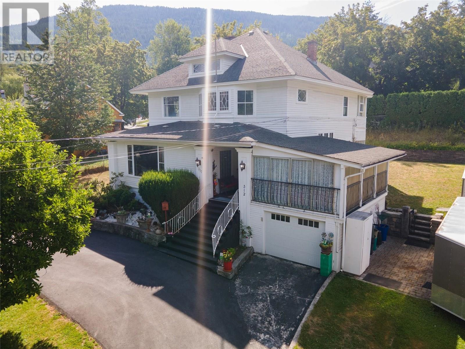 312 Latimer Street, nelson, British Columbia