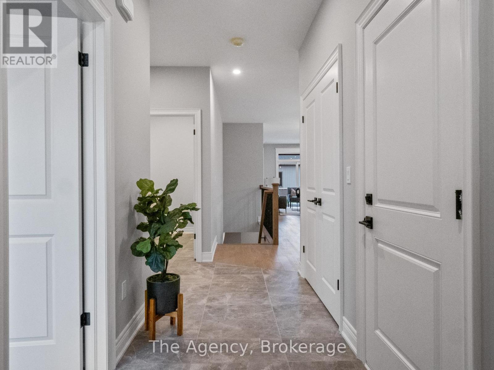 211 Sycamore Street, Welland, Ontario  L3C 0J8 - Photo 6 - X12299887