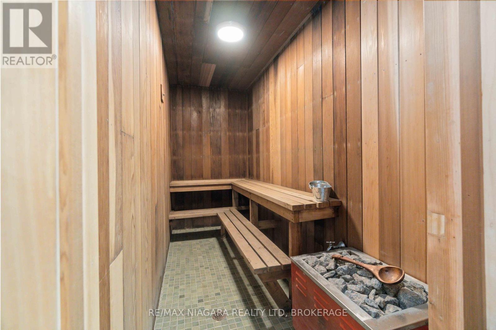 7159 Mccoll Drive, Niagara Falls, Ontario  L2J 1G7 - Photo 14 - X12300009