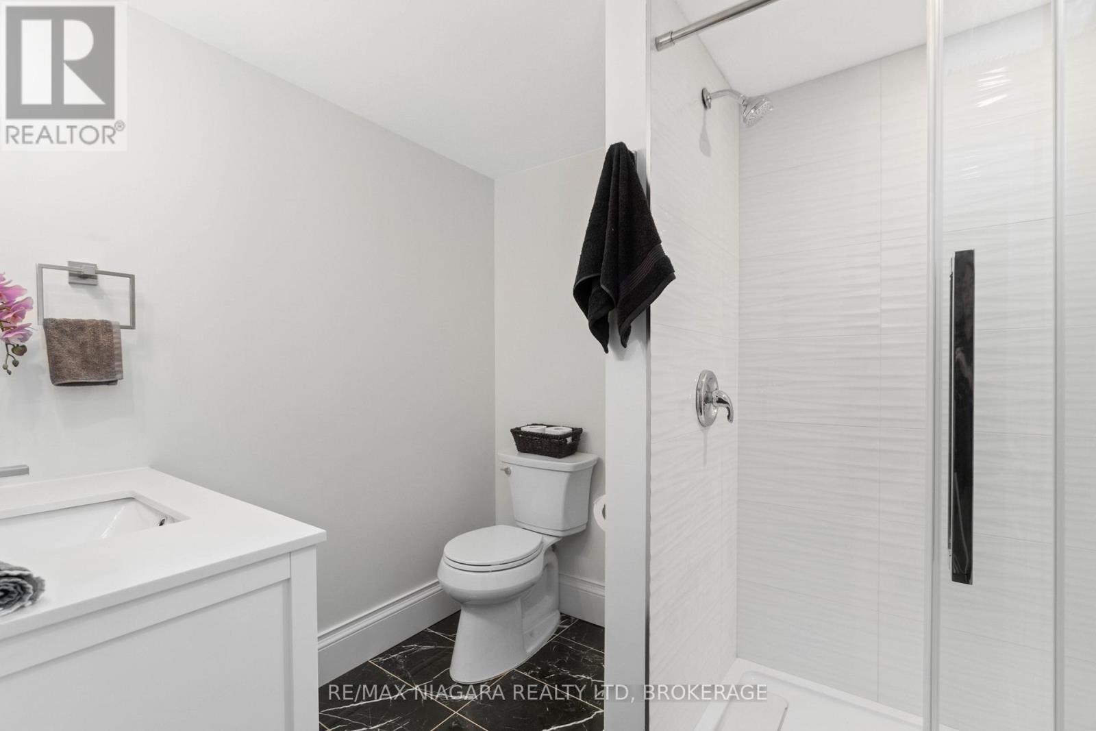 7159 Mccoll Drive, Niagara Falls, Ontario  L2J 1G7 - Photo 22 - X12300009
