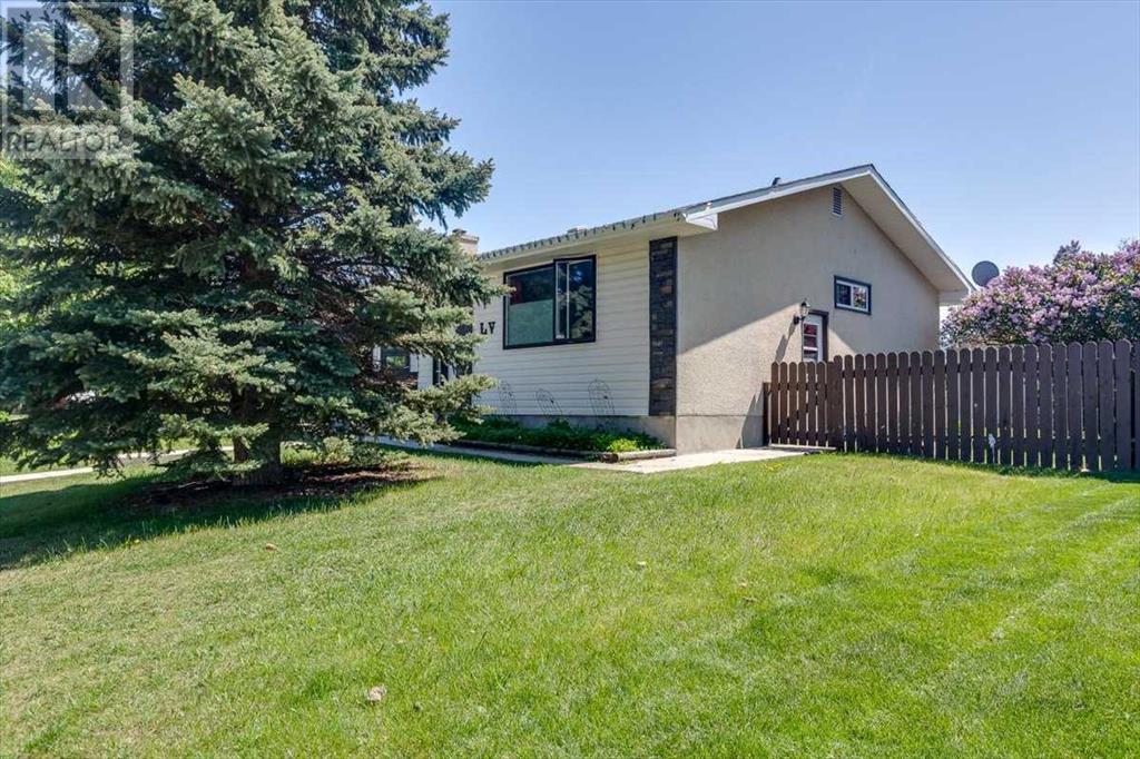 Property at 55 HORN Crescent image 3