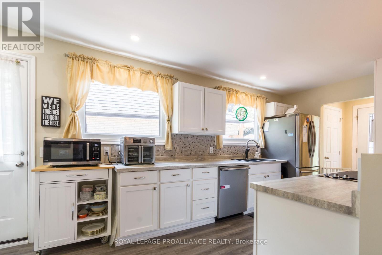 56 Parkview Heights, Quinte West, Ontario  K8V 5L7 - Photo 18 - X12299940