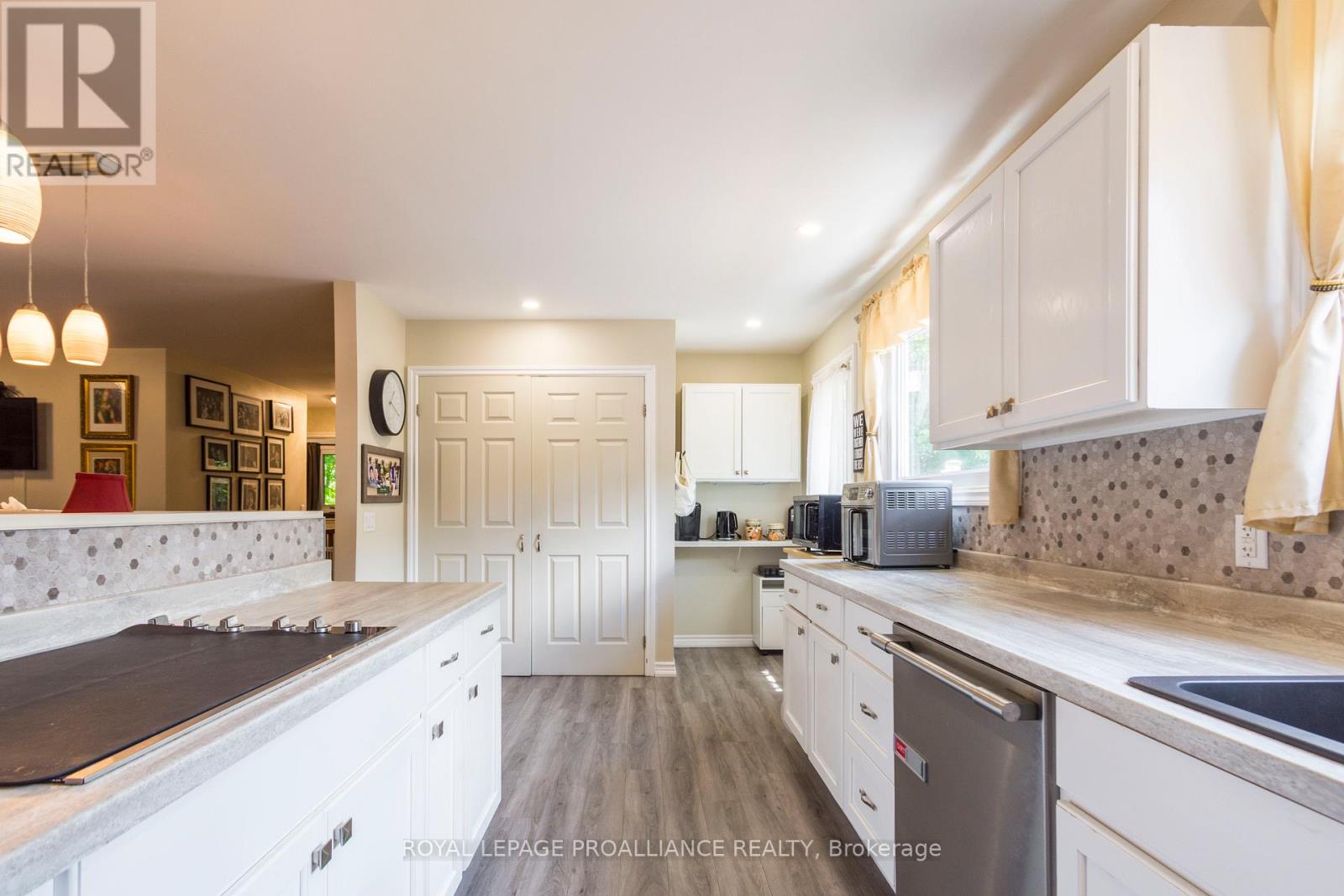 56 Parkview Heights, Quinte West, Ontario  K8V 5L7 - Photo 21 - X12299940