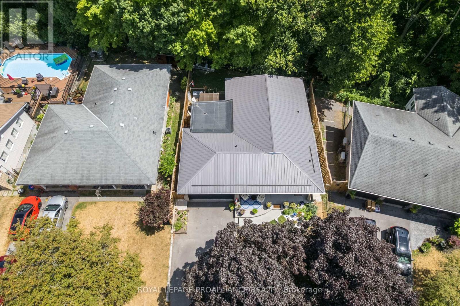 Property at 56 PARKVIEW HEIGHTS image 4