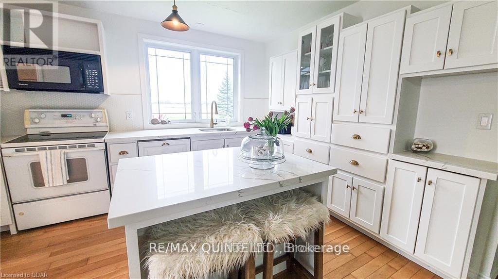 2052 County Rd 18 Road, Prince Edward County, Ontario  K0K 2T0 - Photo 10 - X12300014